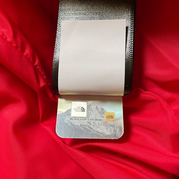 The North Face Men’s Nordic Bomber 700 Down Puffer Jacket In Red - Picture 8 of 8